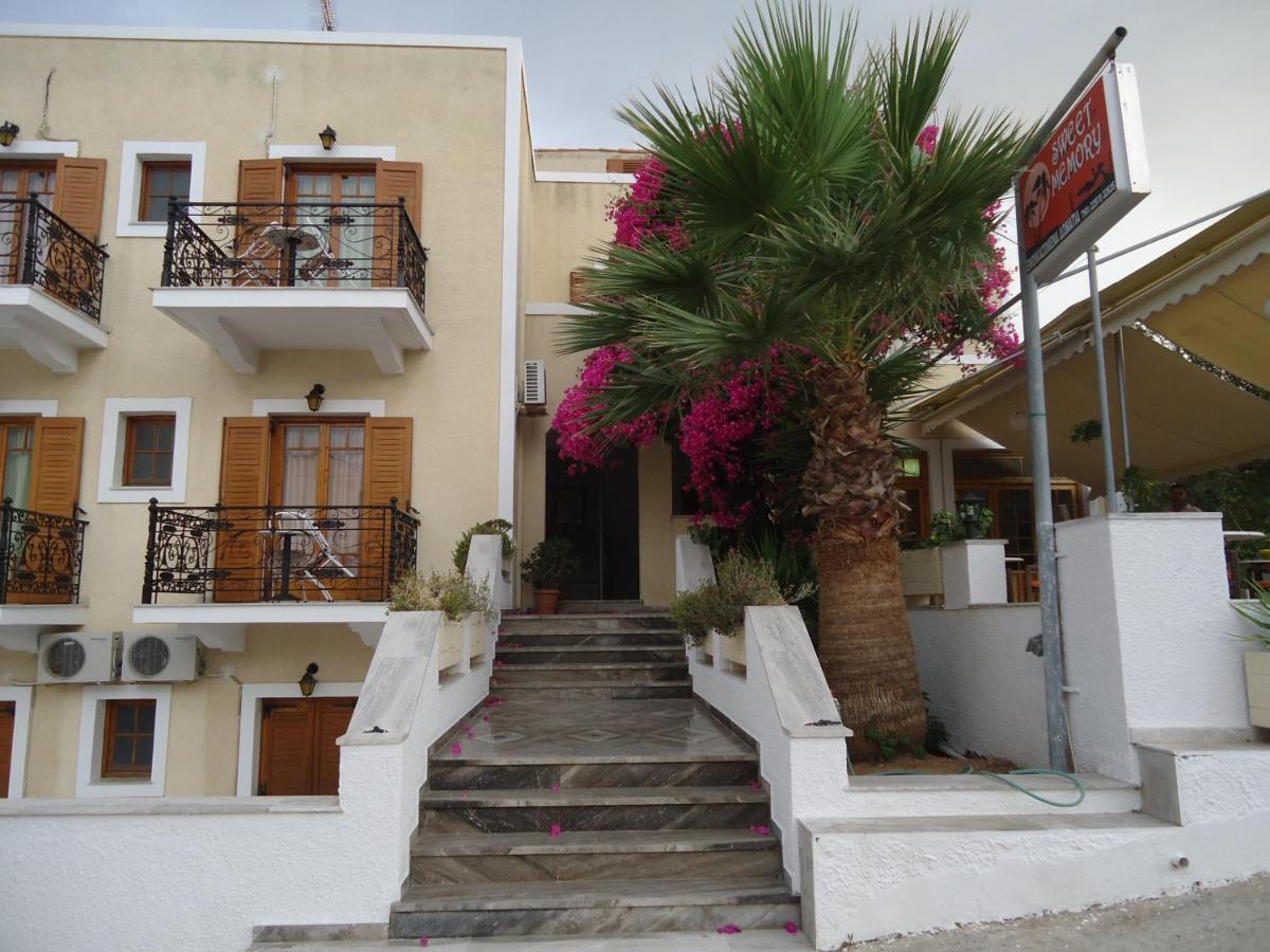 Hotel Sweetmemory Agia Marina  Esterno foto