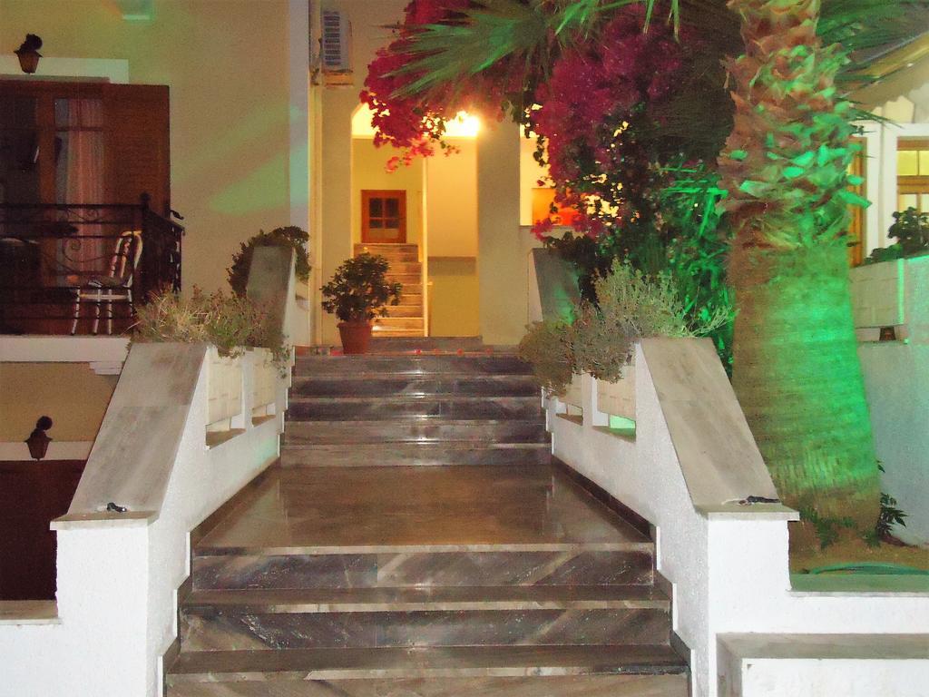 Hotel Sweetmemory Agia Marina  Esterno foto